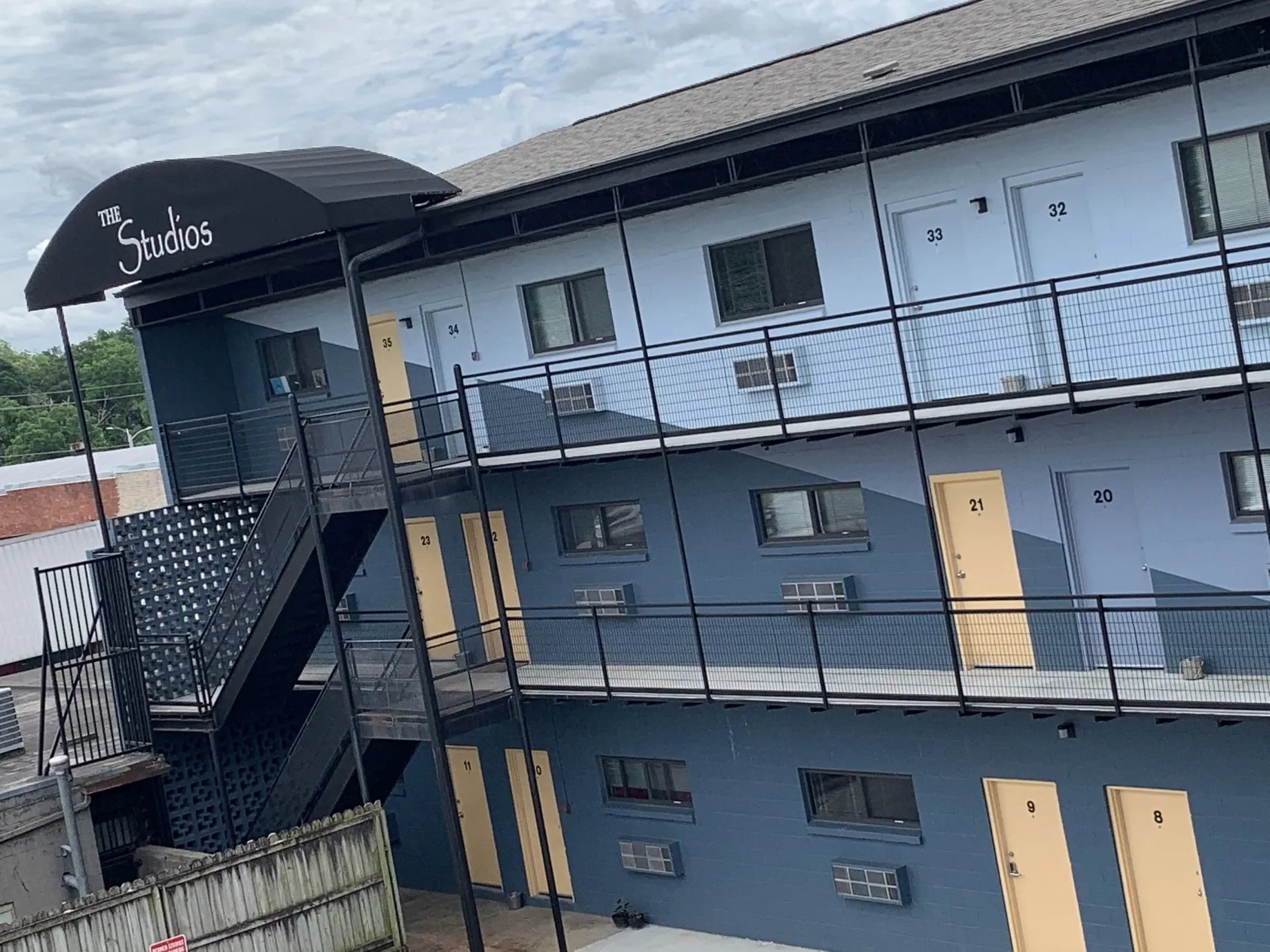 Tahlequah, OK/ 1 Bedroom and Studio Apartments for Rent