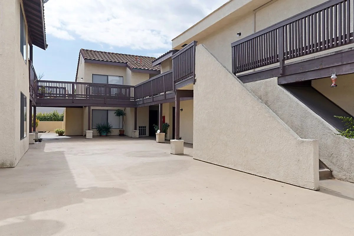 Savanna Villa Apartment Homes Property Details