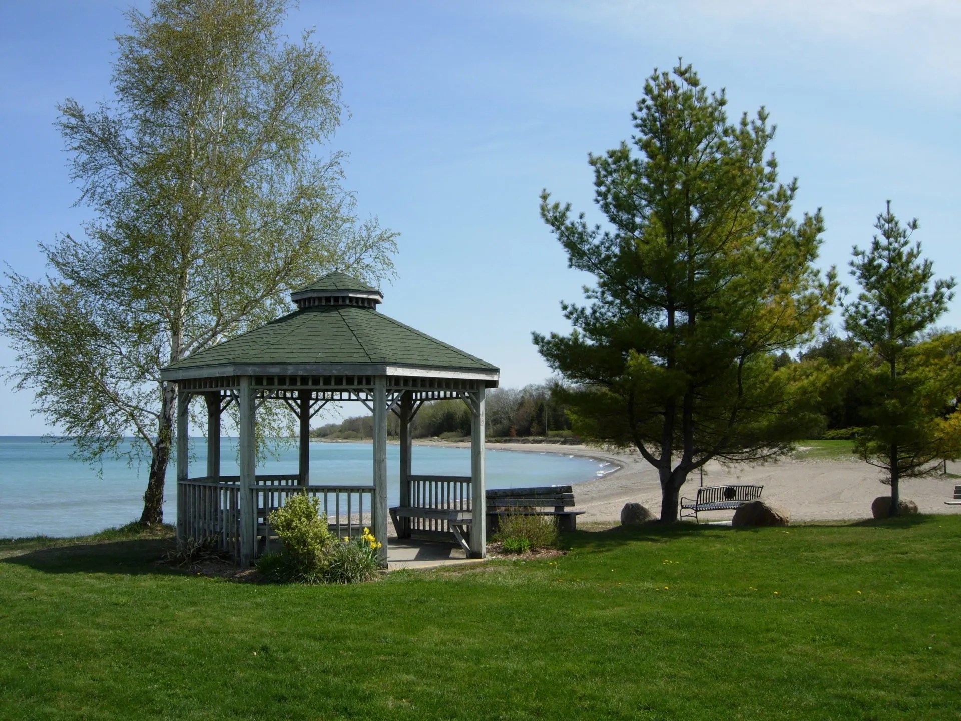 Unique Pickers Move to Point Clark, Ontario