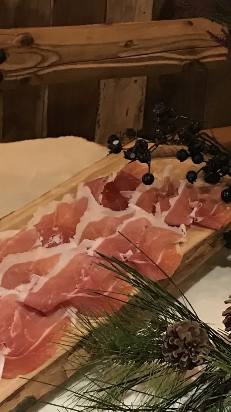 Prosciutto Crudo di Cuneo, Prosciutto al tartufo e al Barolo