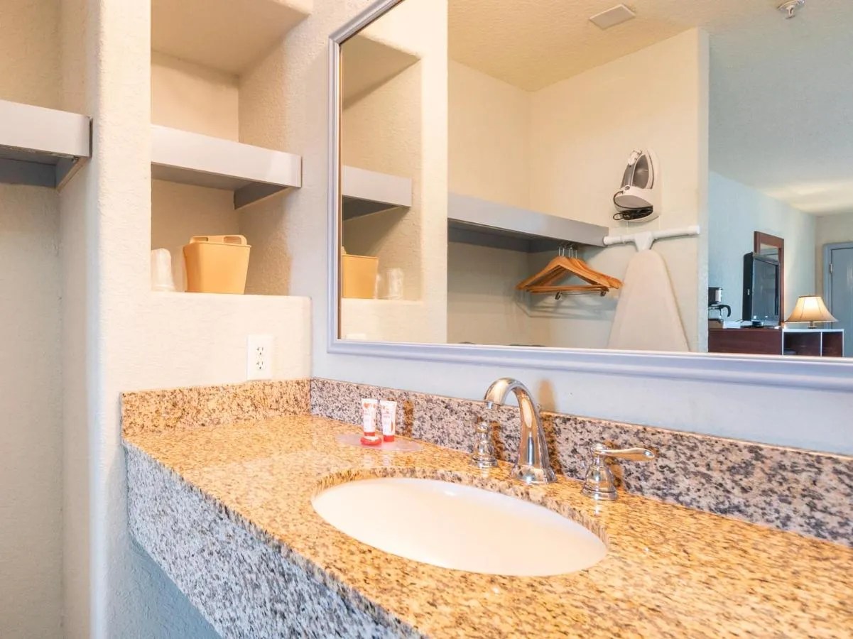 Rooms Hotel Bien Venido in Pearsall, TX