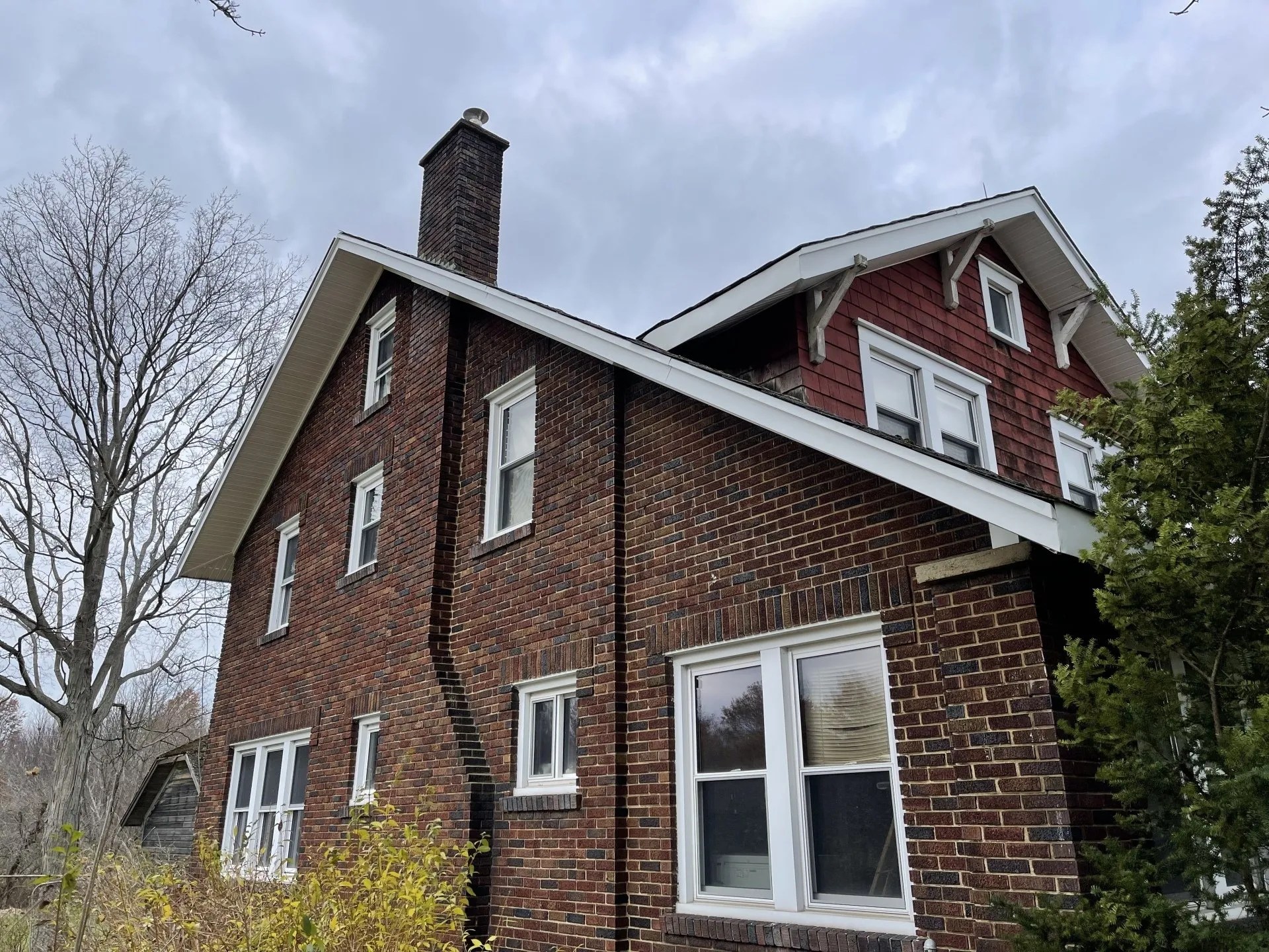 Vinyl Siding, Windows & Doors Erie, PA Amish Sheds for Less