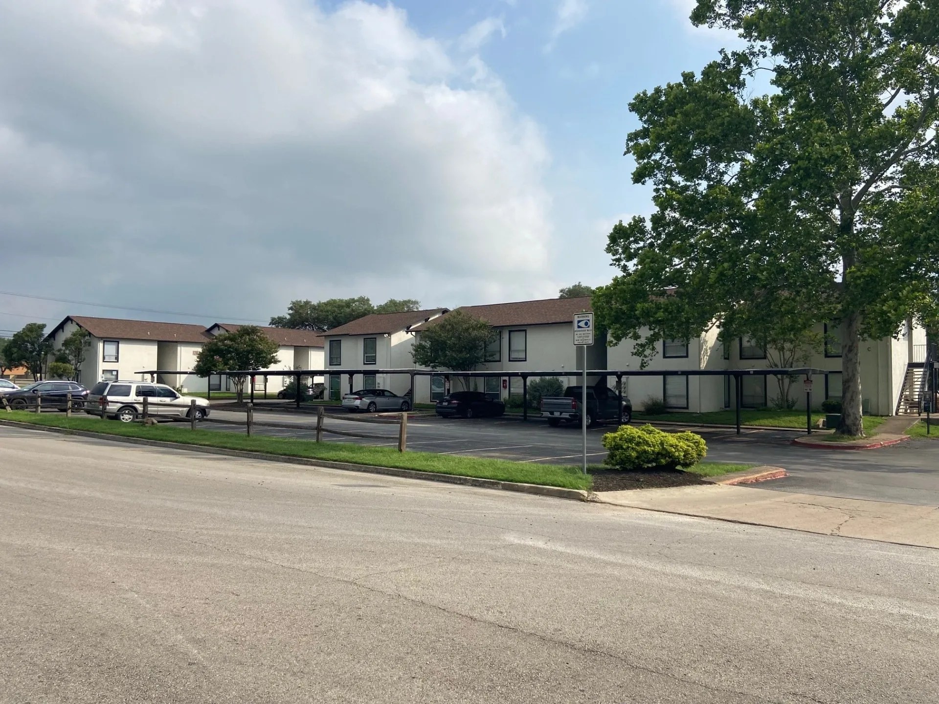 Home The Izzy Apartments New Braunfels, TX