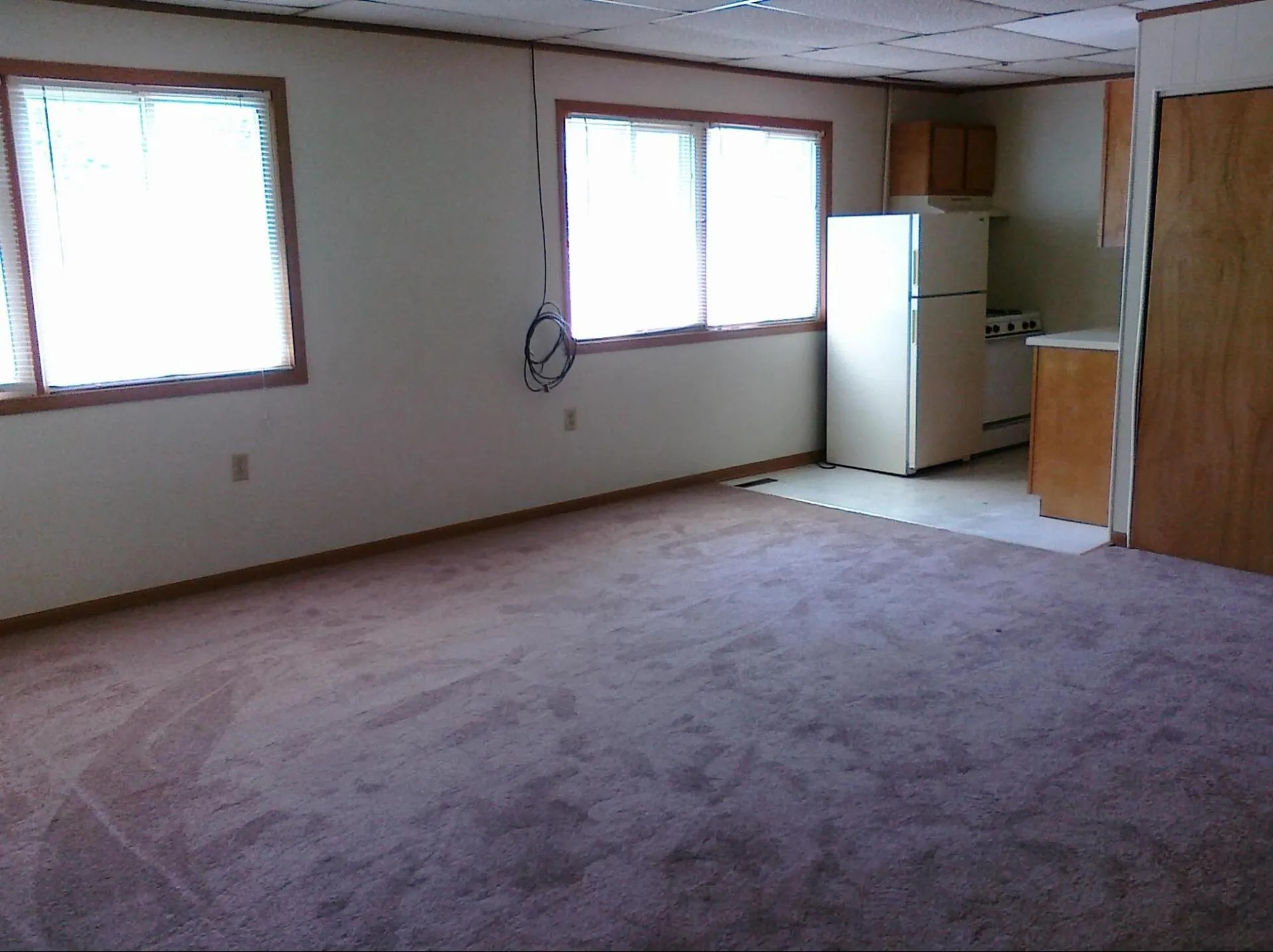 Photos of the White Castle Apartments (Unit E) in Bowling