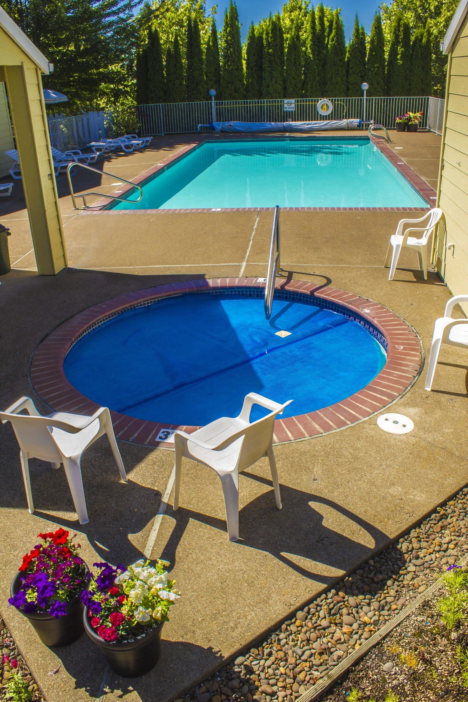 Briar Ridge Apartments Crest Properties, Inc.