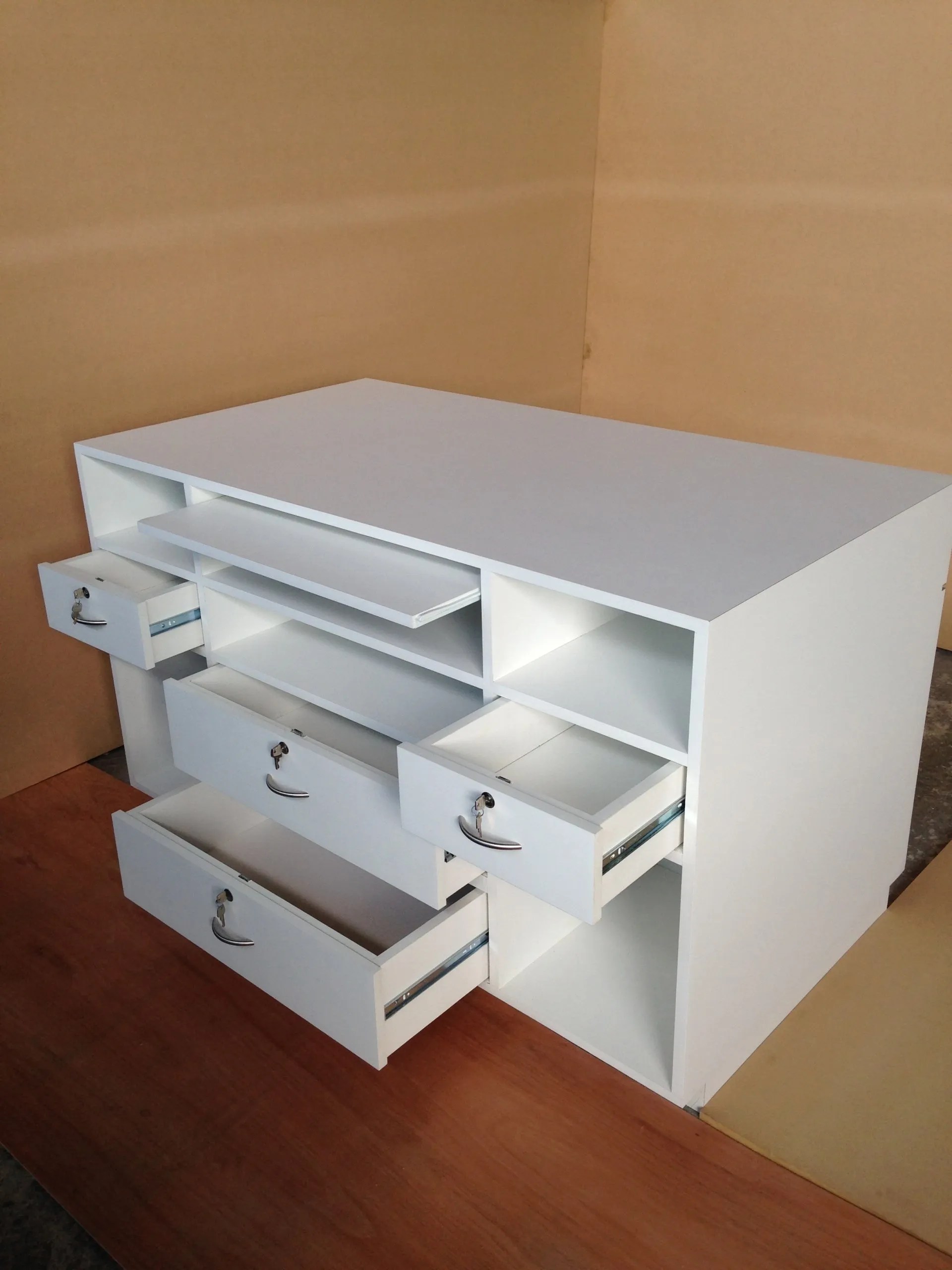 Muebles y Exhibidores Especiales solo en Eximuebles