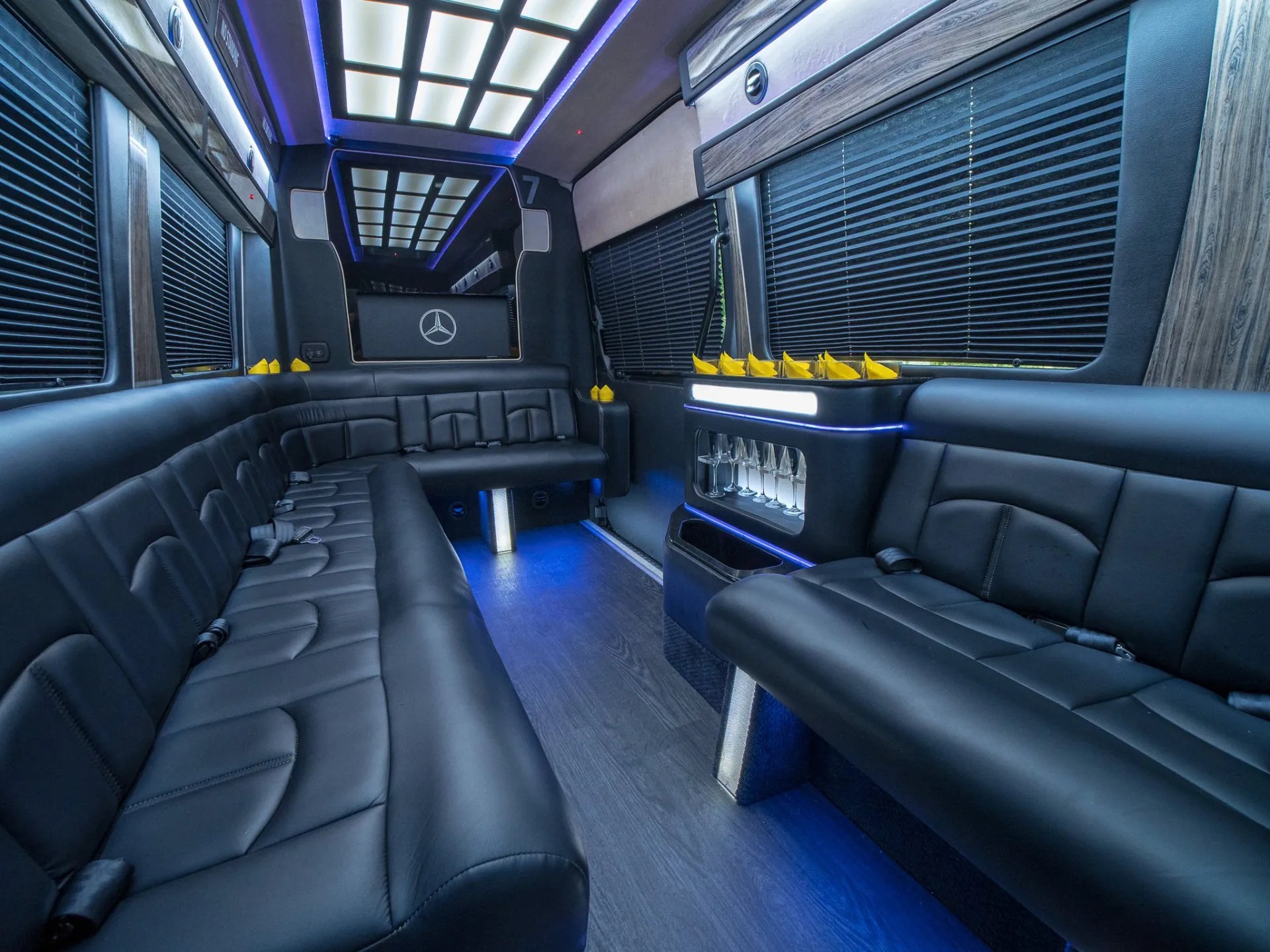 Compo Limousine Westport, Norwalk & Fairfield, CT Limousine Service