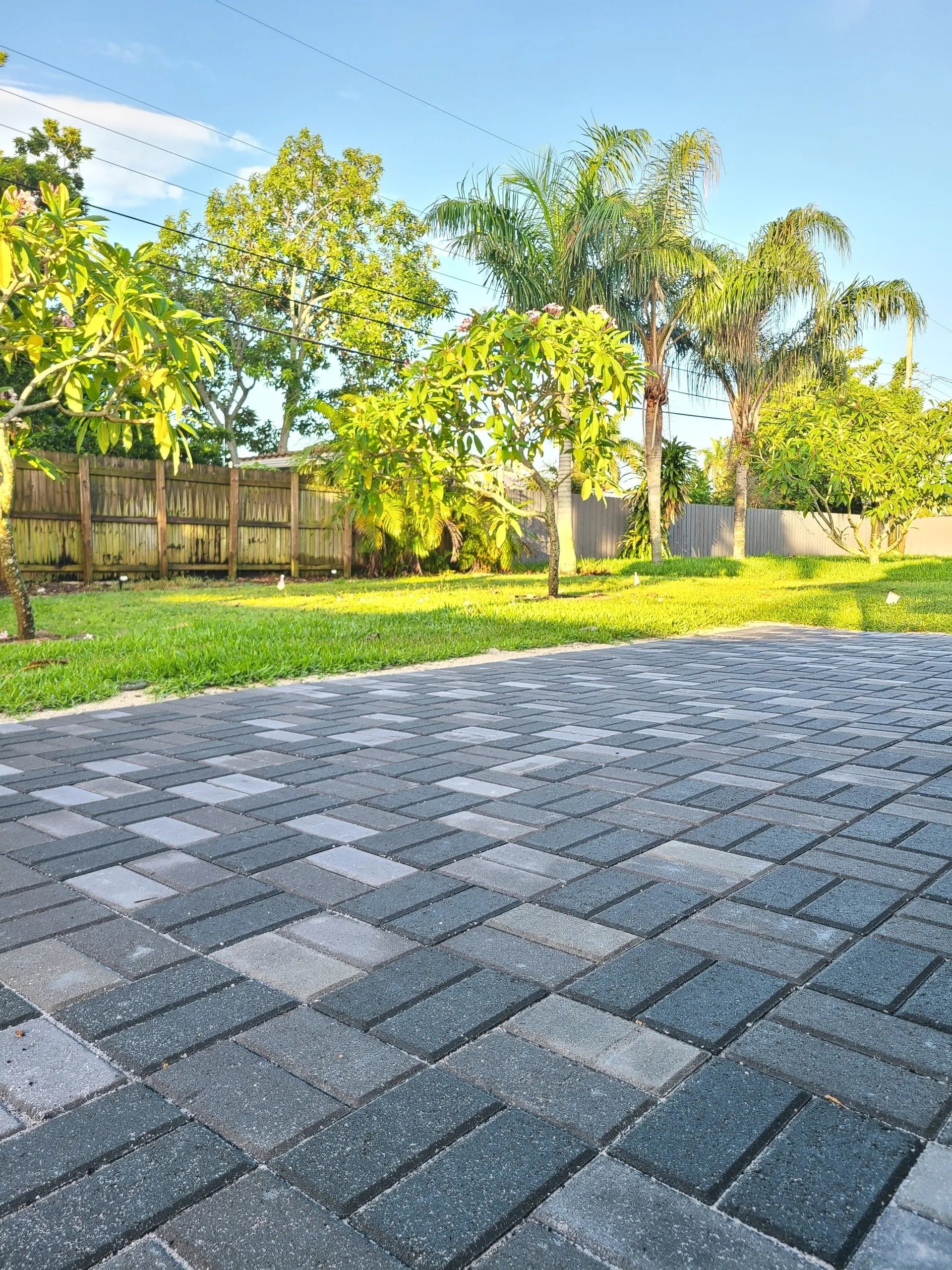 Fence, Concrete Driveway & Pavers Contractor Chaer Construction