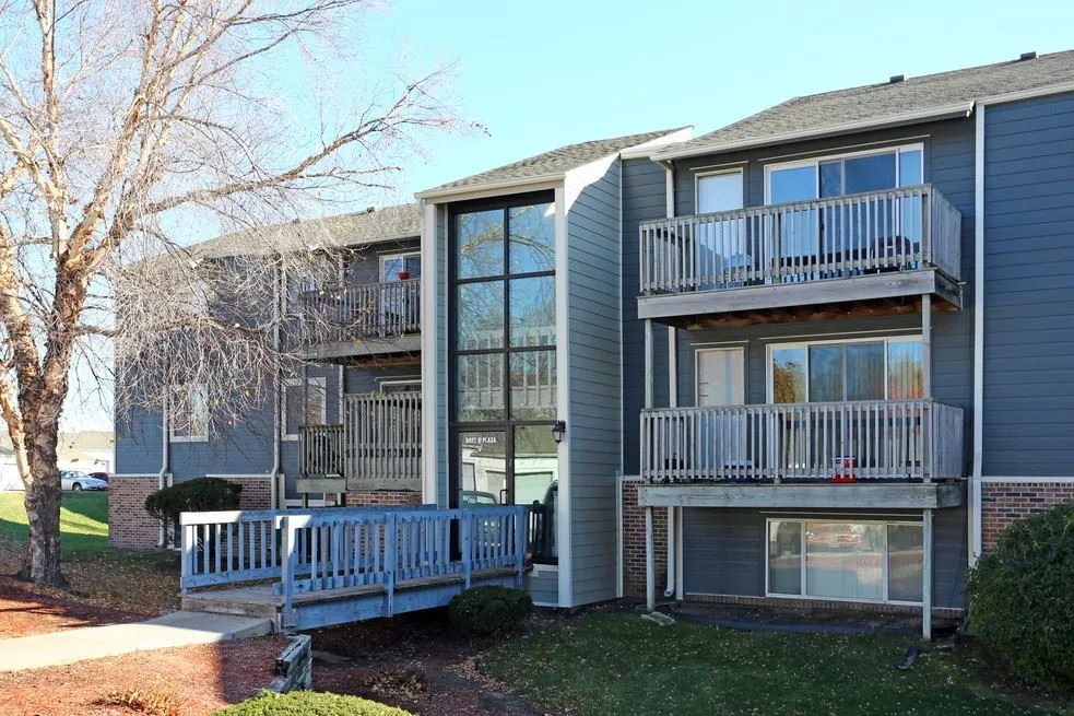 Country Club Village Omaha, Nebraska Apartments for Rent / Studio to