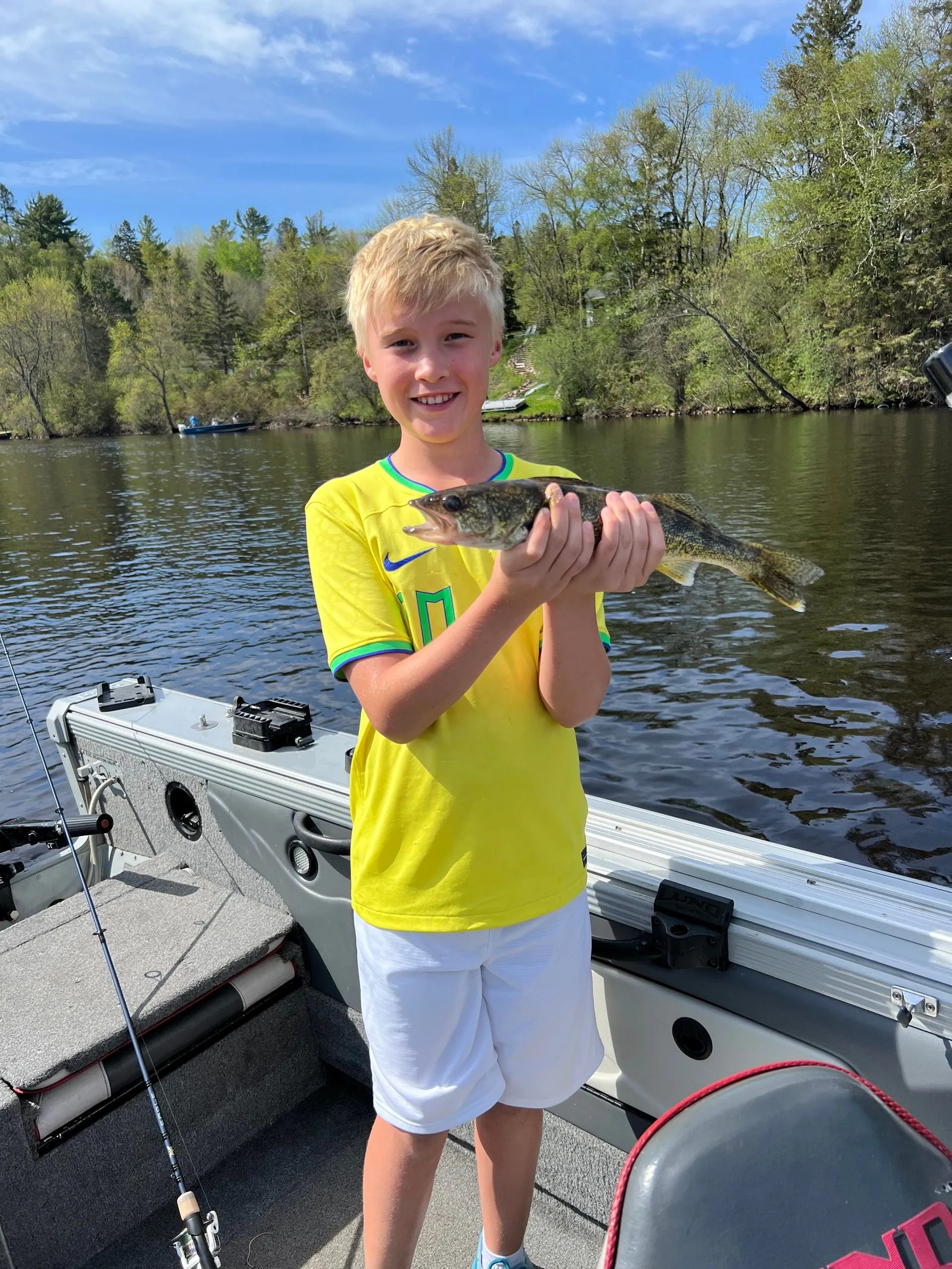 St. Louis River Fishing Guide in MN MultiSpecies Fishing Trip