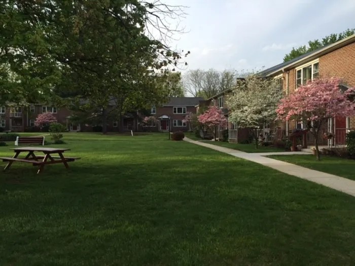 Home Devonshire Park Apartments