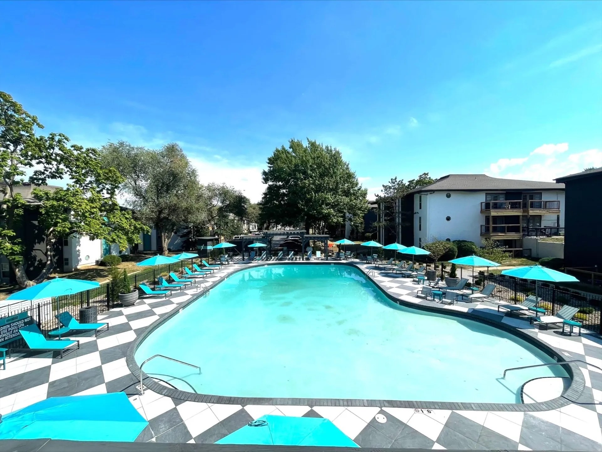 Gallery The Onyx at 67 Apartments