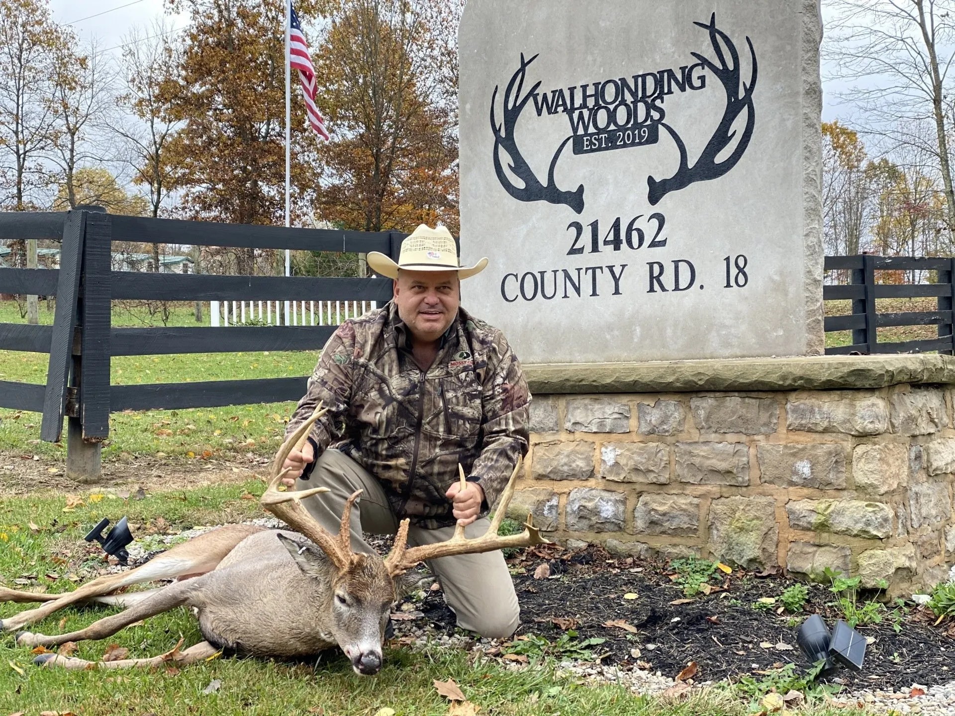 Hunting Package 176″ to 190″ Walhonding Woods Hunting Lodge