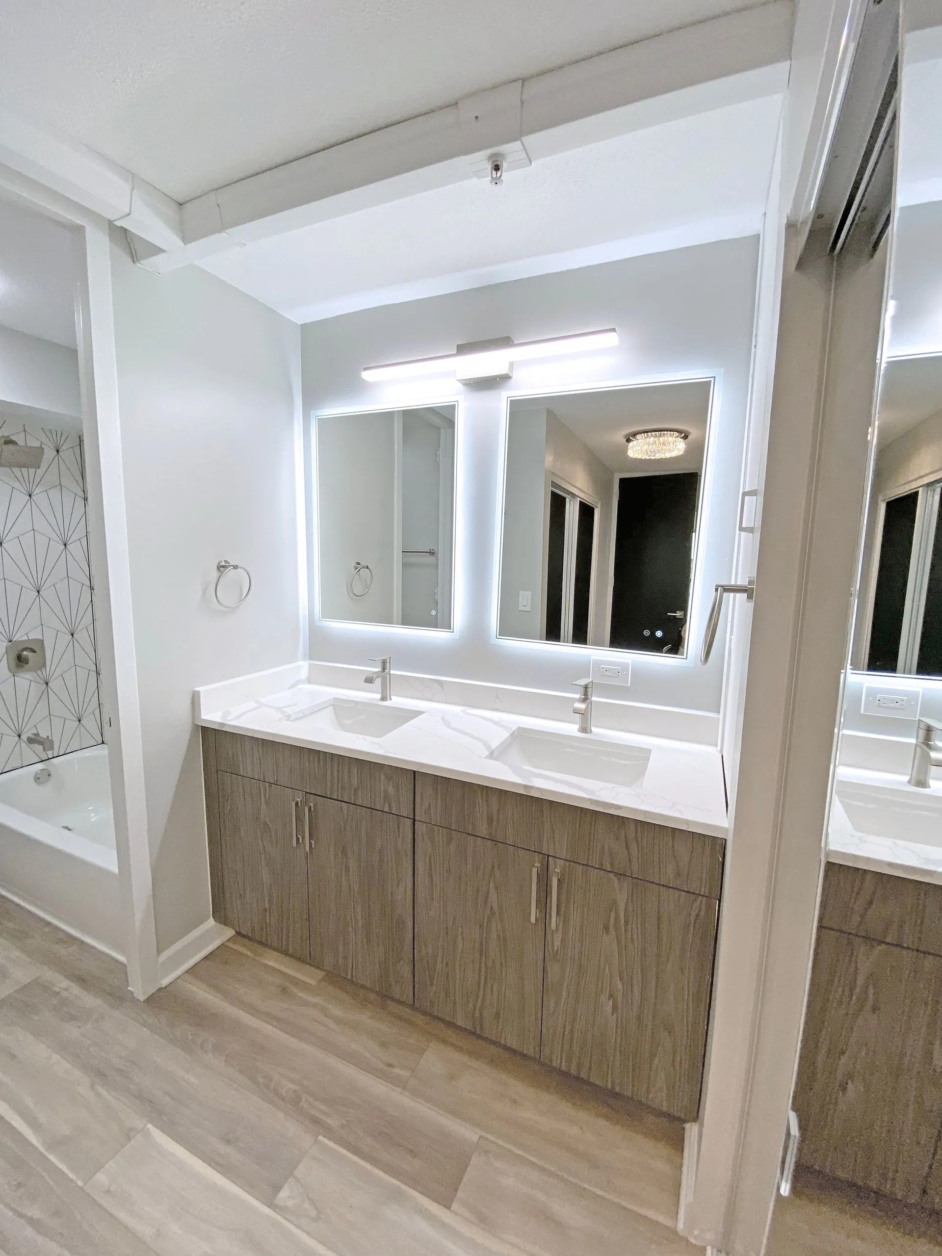 Rockford, IL Upscale Apartment Living Near Downtown Great Views