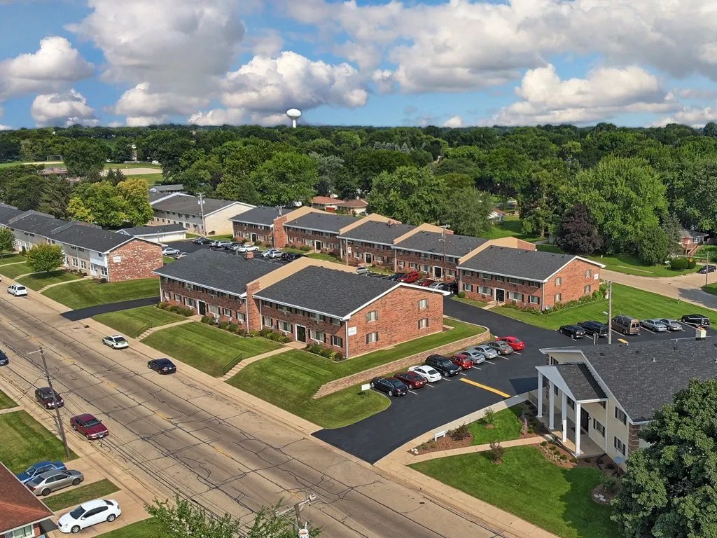 Halsted Park Find your new home in our Rockford area living spaces.