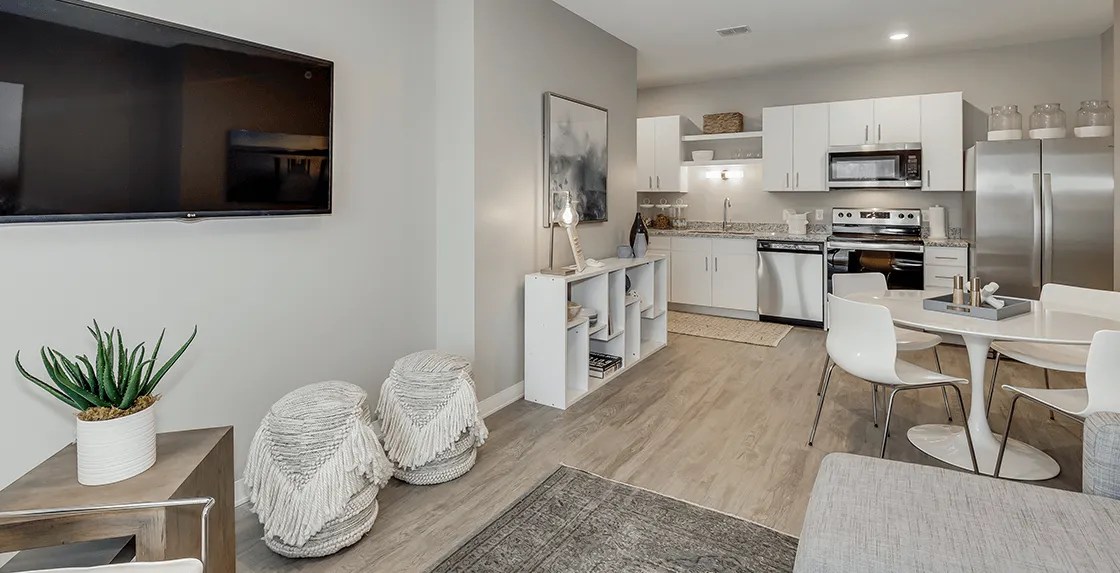 Apartments Available Now Move into Seventeenth Immediately