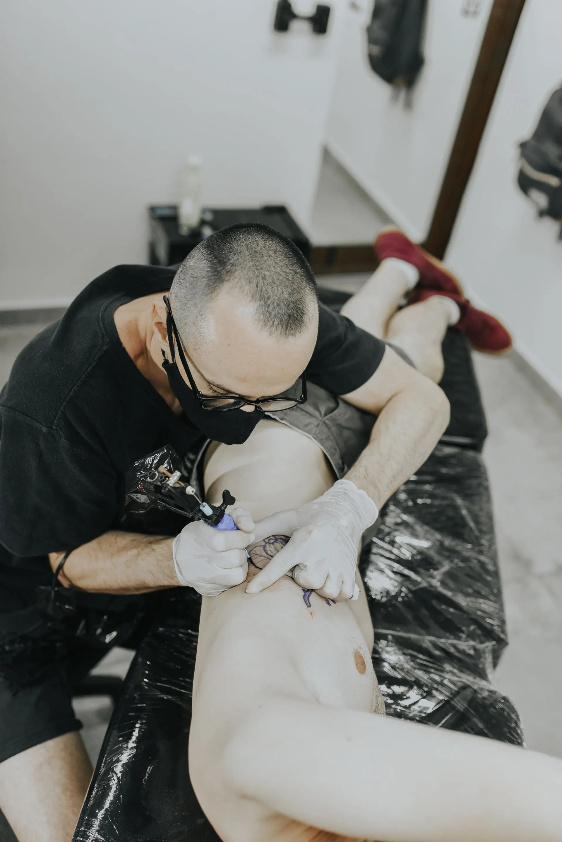 Pomada para tatuagem confira alguns cuidados e dicas Cuidados básicos com sua a tatuagem