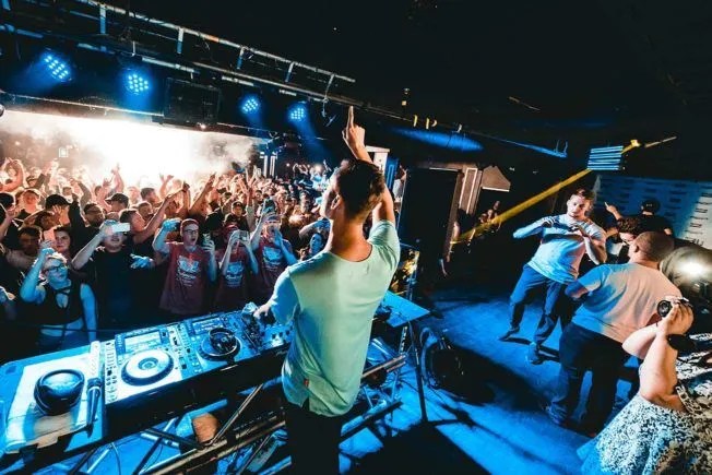 How To Get Noticed By a Music Booking Agent