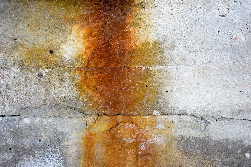 How to Clean Rust Off a Concrete Driveway