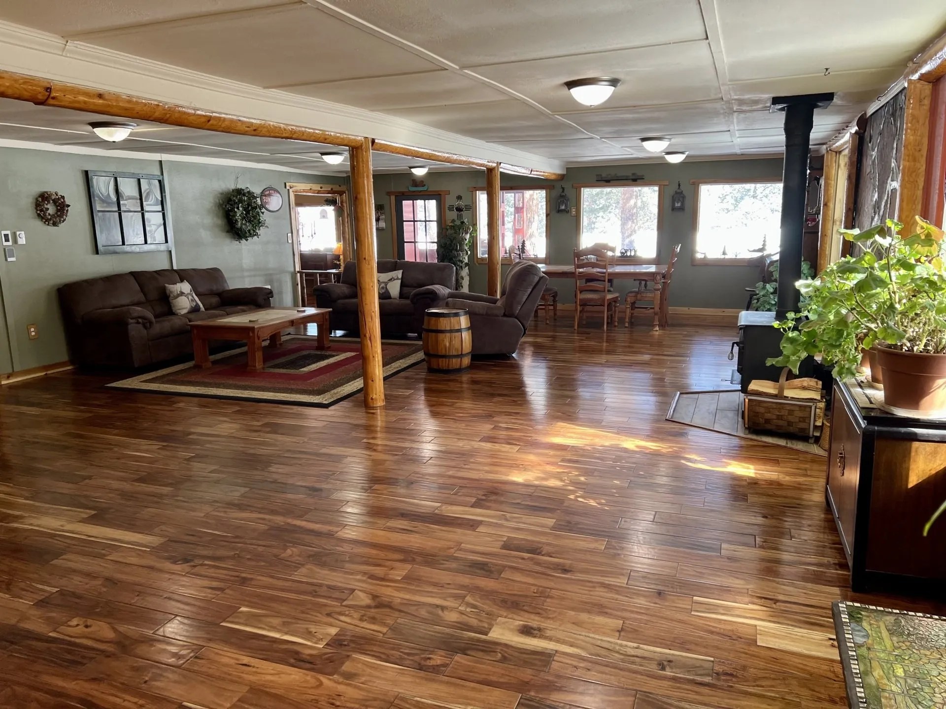 Full Gallery Sunshine Mountain Lodge, Allenspark, Colorado