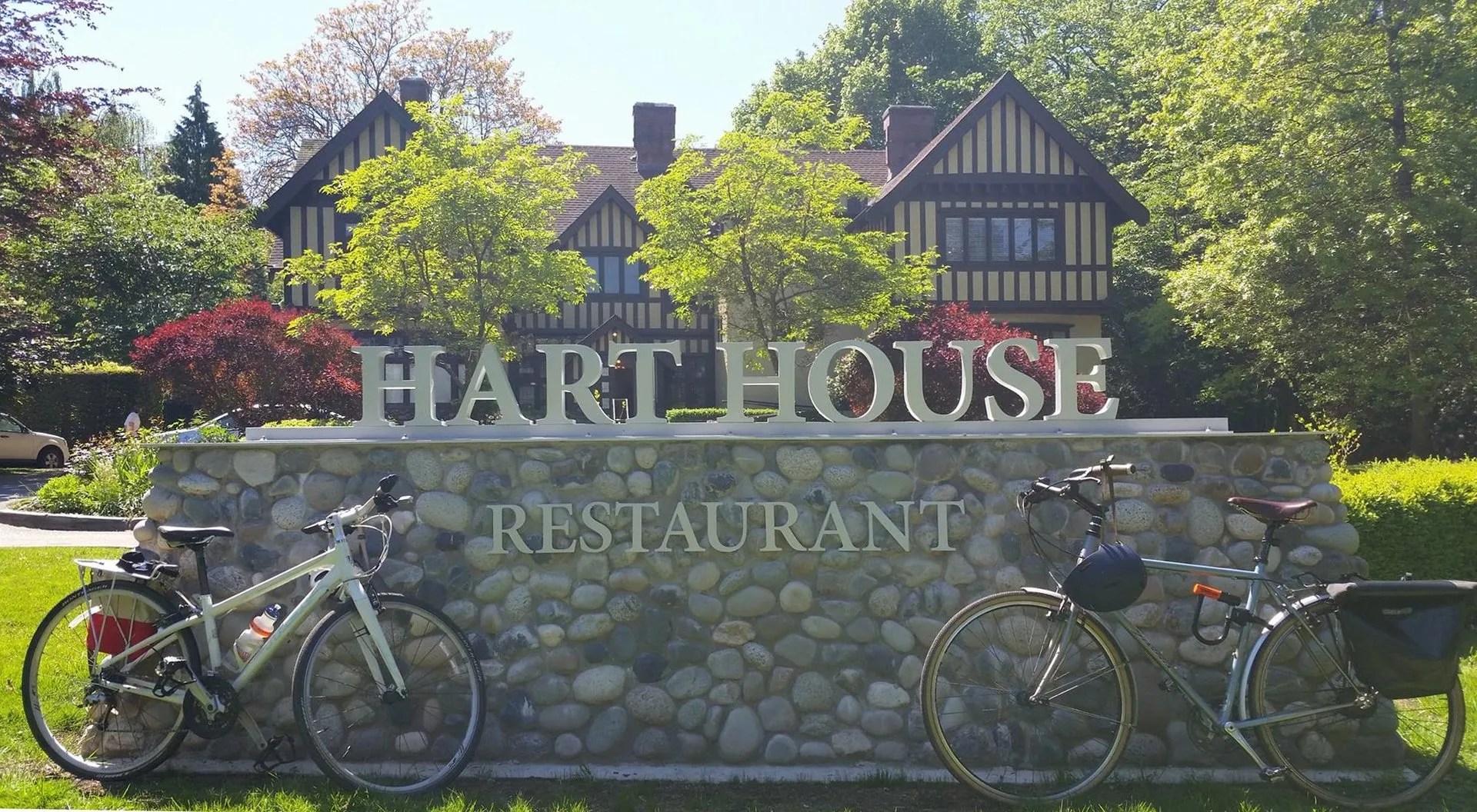 Hart House Restaurant 6042984278