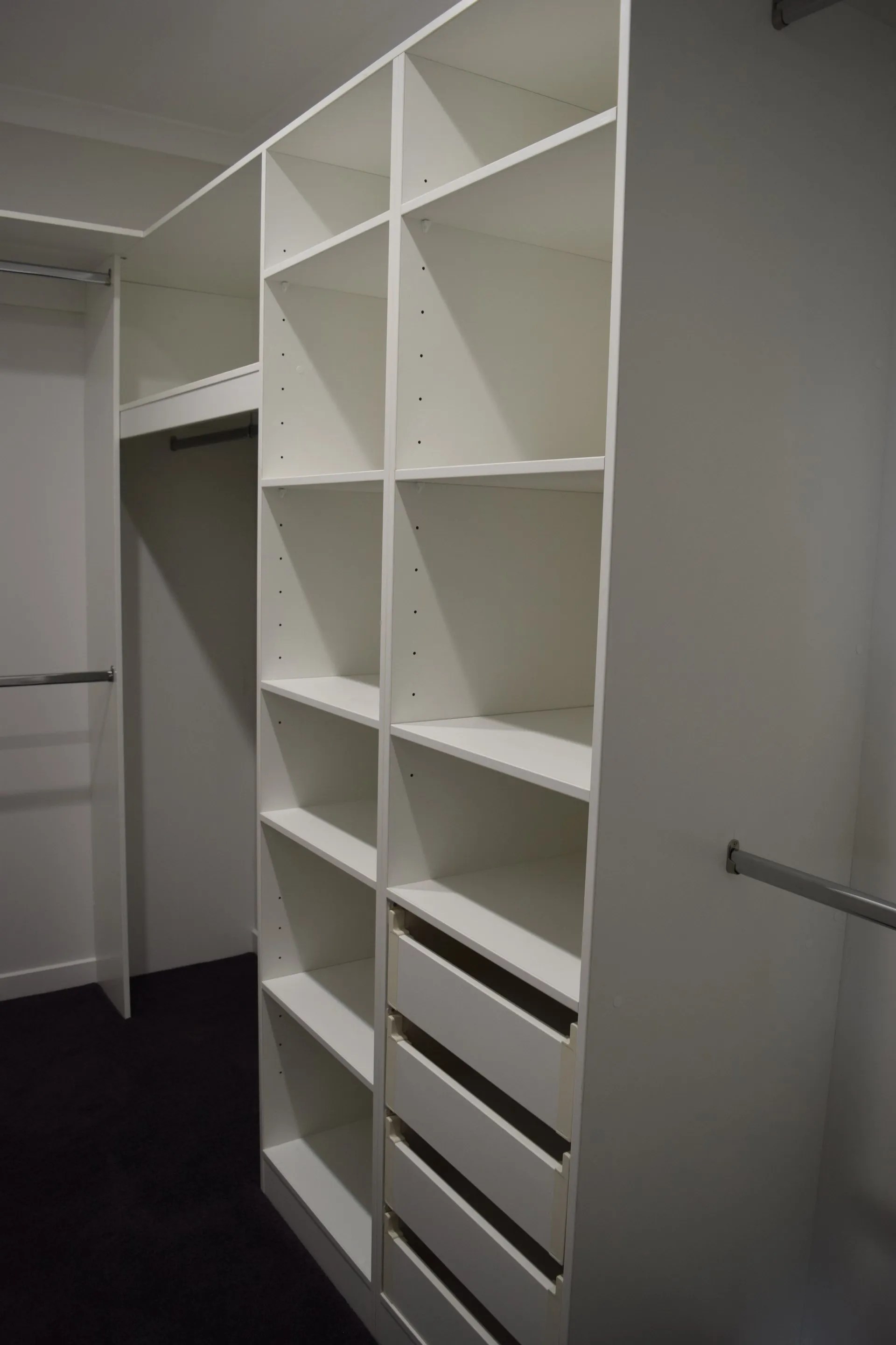 Expert Makers Rockhampton Olive & White