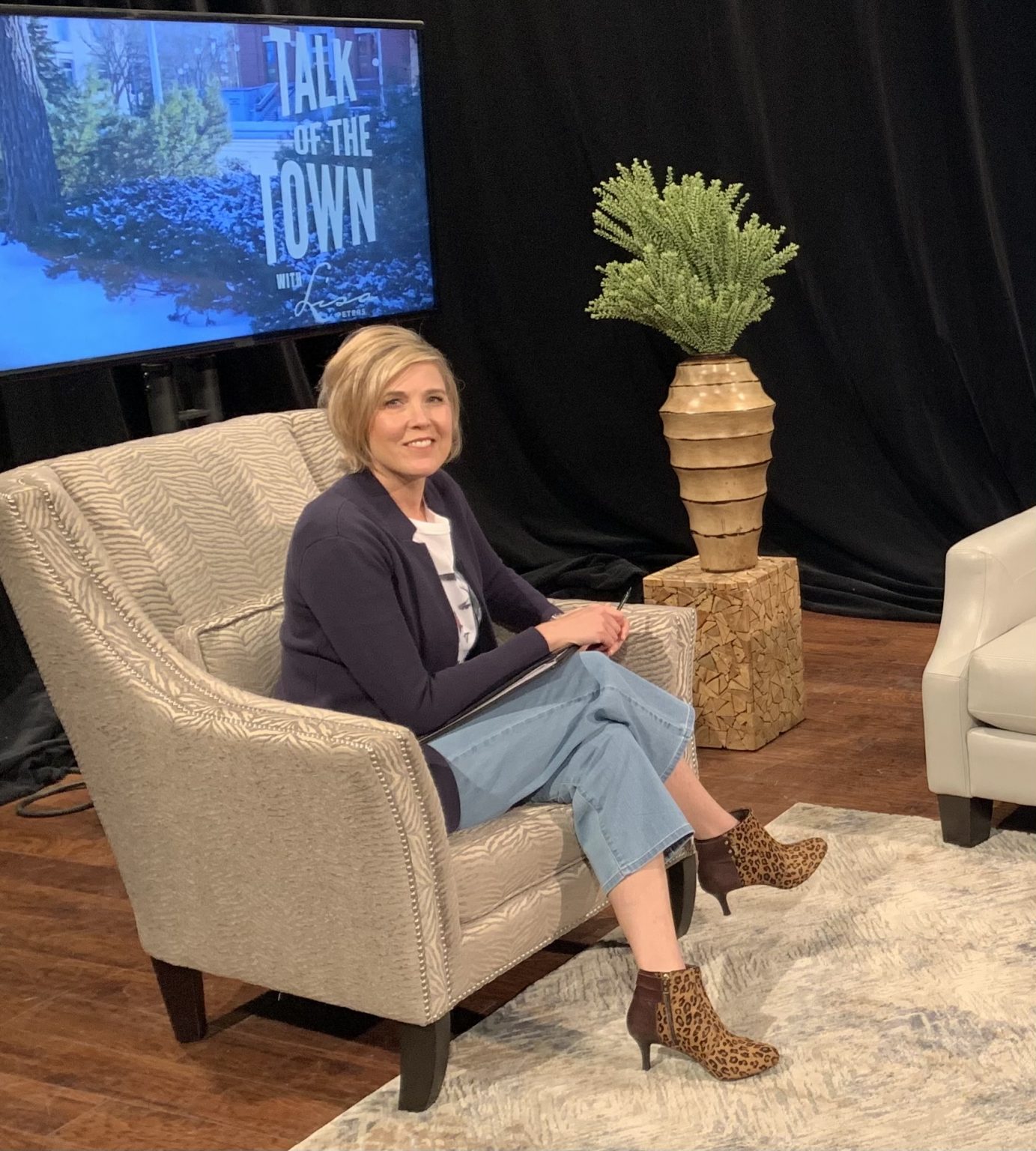 Watch Talk of The Town with Lisa Peters Feb 39 Lisa Peters