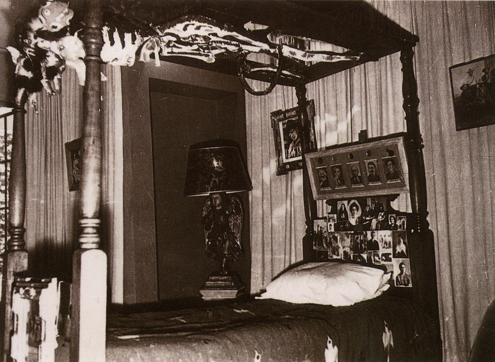 Frida Kahlo S Bed Lisa S History Room