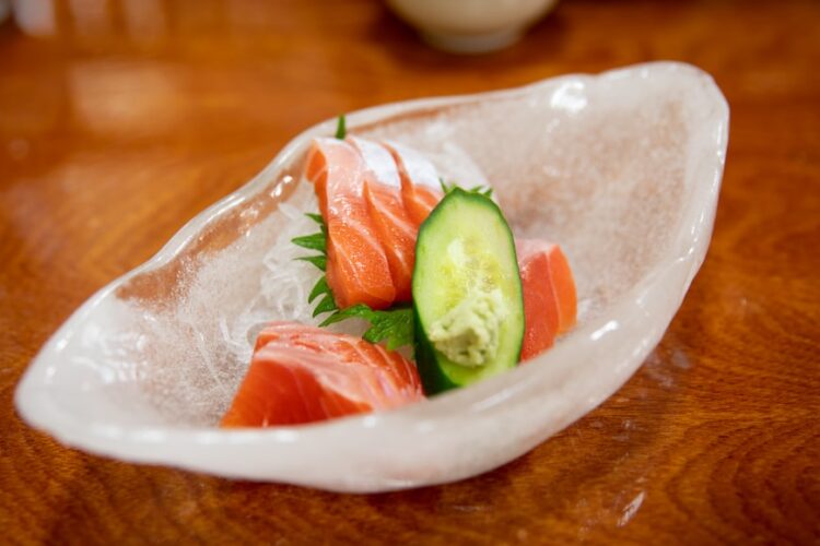 Geleneksel Japon Mutfağının Popüler Lezzetlerinden Sashimi Nedir, Nasıl Yapılır?