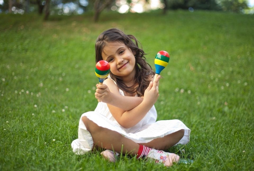 Everyone is Doing the Maraca Rock Listen & Learn Music