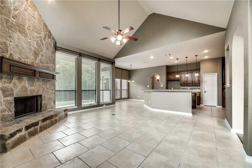 404 Corriente Trl, Azle, TX 76020