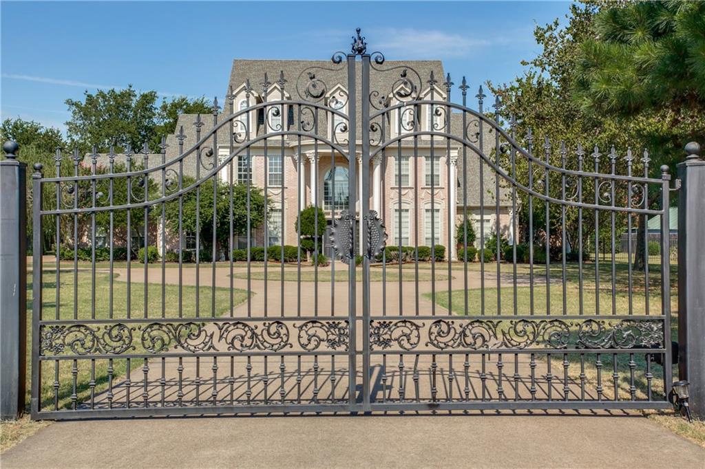 2800 Park Dr, Dalworthington Gardens, TX 76016