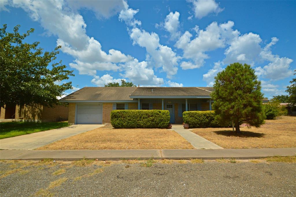 206 W Main St, Lometa, TX 76853