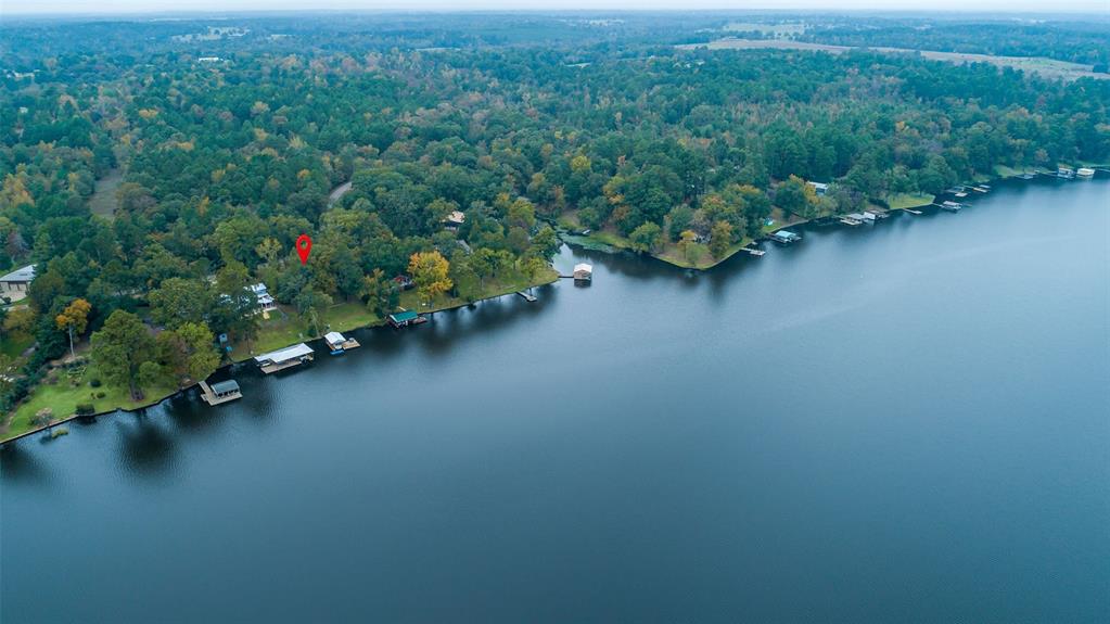 2120 W Lake Dr, Gladewater TX 75647