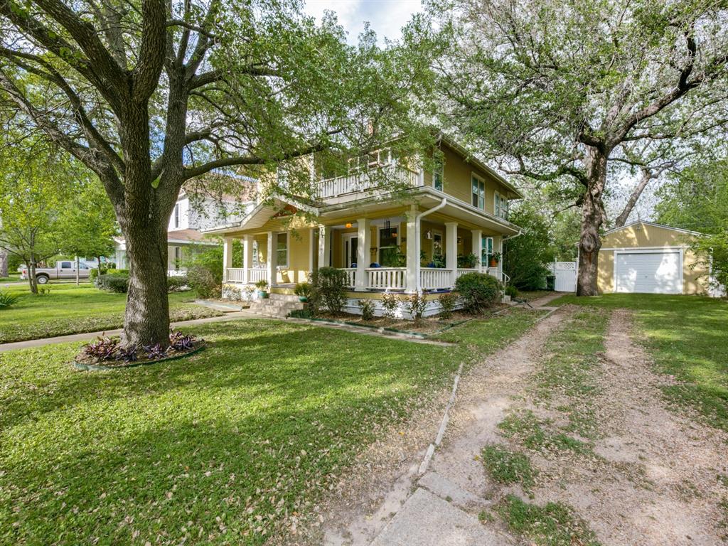 606 N Dallas St, Ennis, TX 75119
