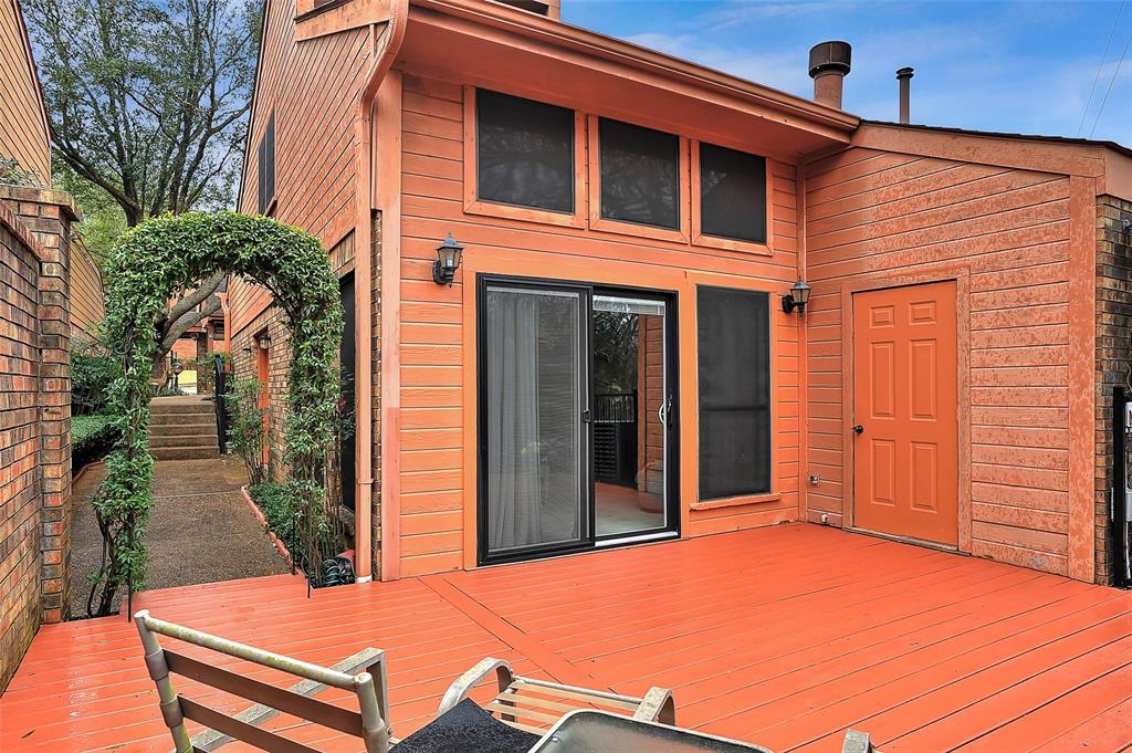 16 Village Green Ct, Denison, TX 75020