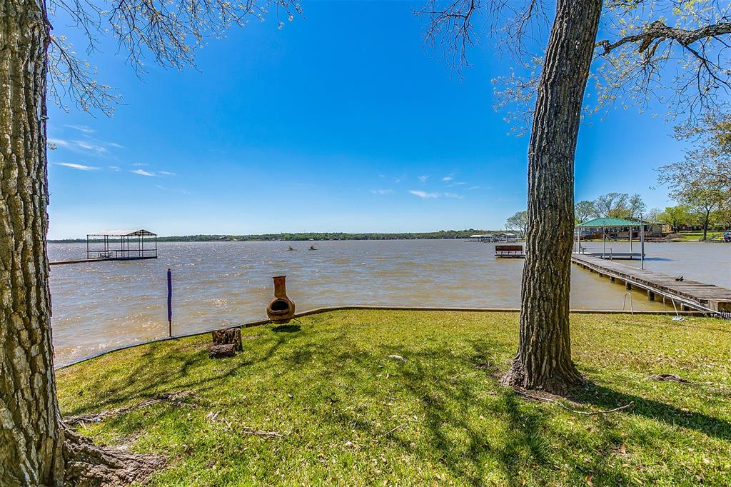 1621 E Lake Dr, Weatherford, TX 76087