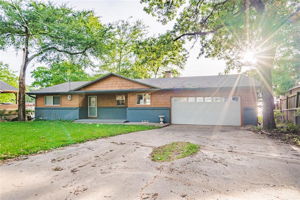 111 Causeway Ct, Gun Barrel City, TX 75156