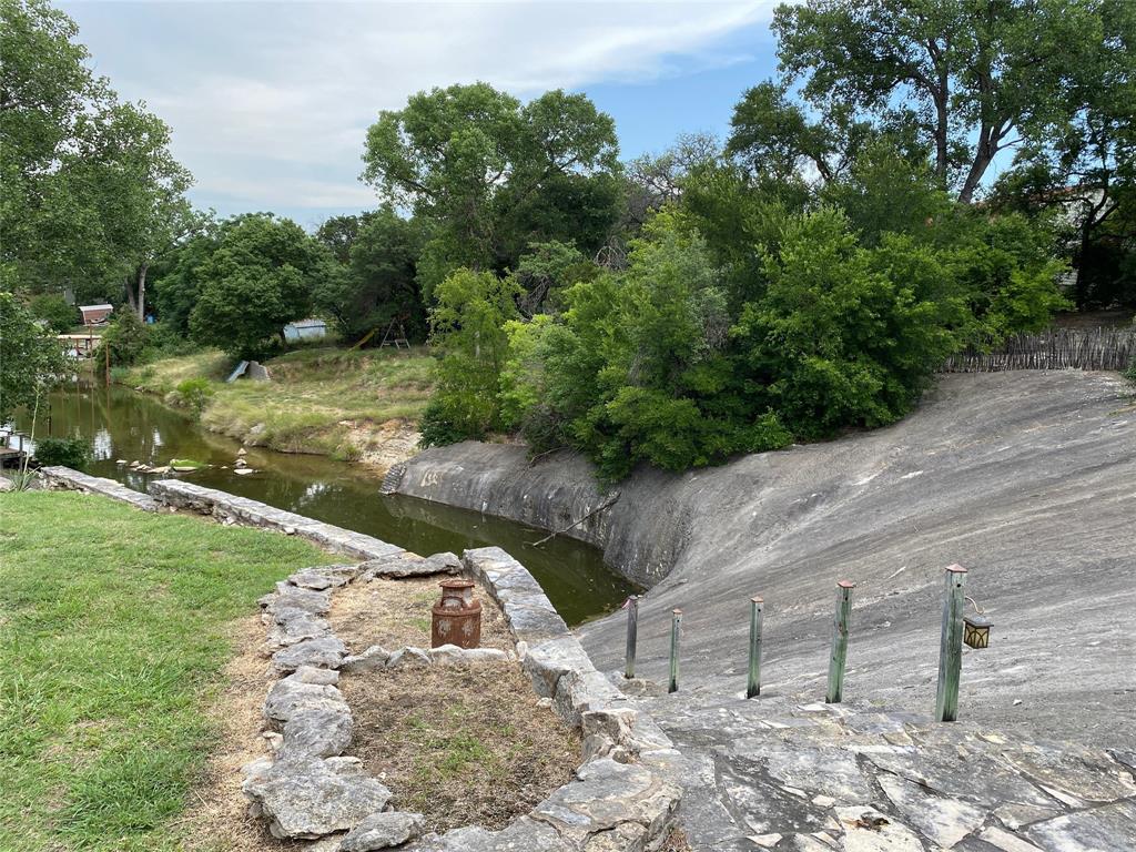 1201 COMANCHE COVE Dr, Granbury, TX 76048