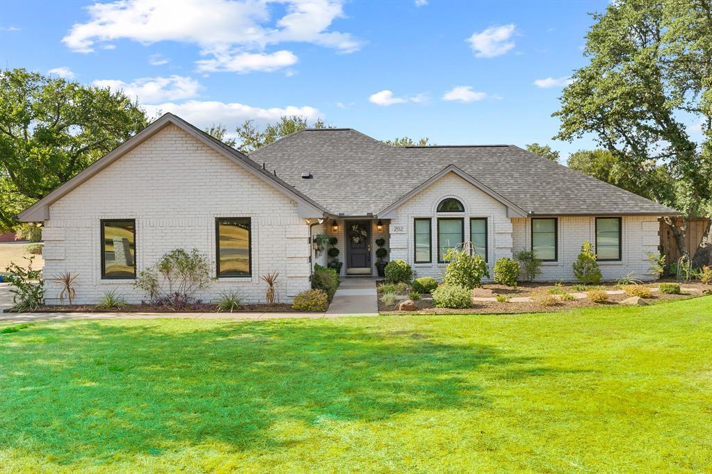 202 Highland Dr, Aledo TX 76008