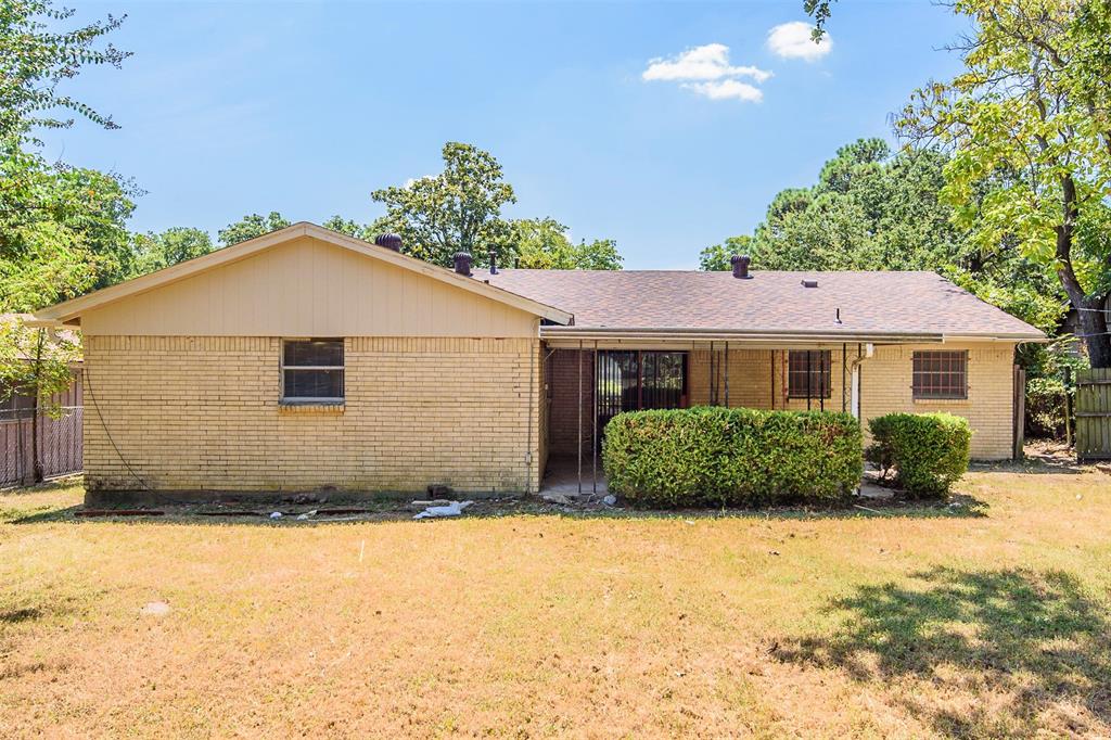 3433 Falcon Dr, Forest Hill, TX 76119