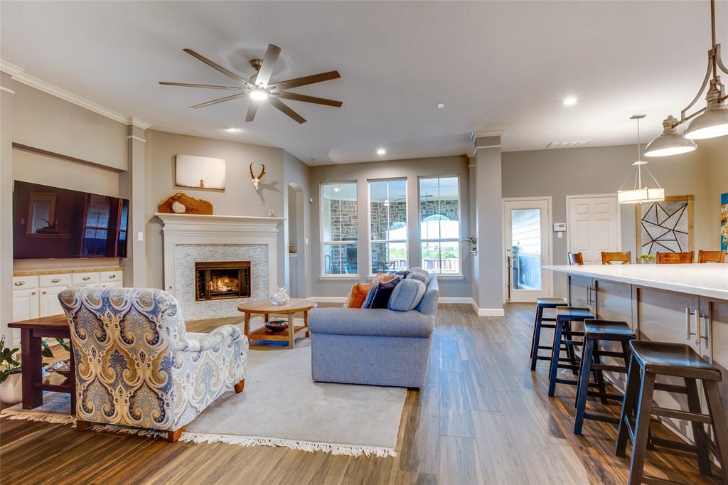 6961 Capella Park Ave, Dallas, TX 75236