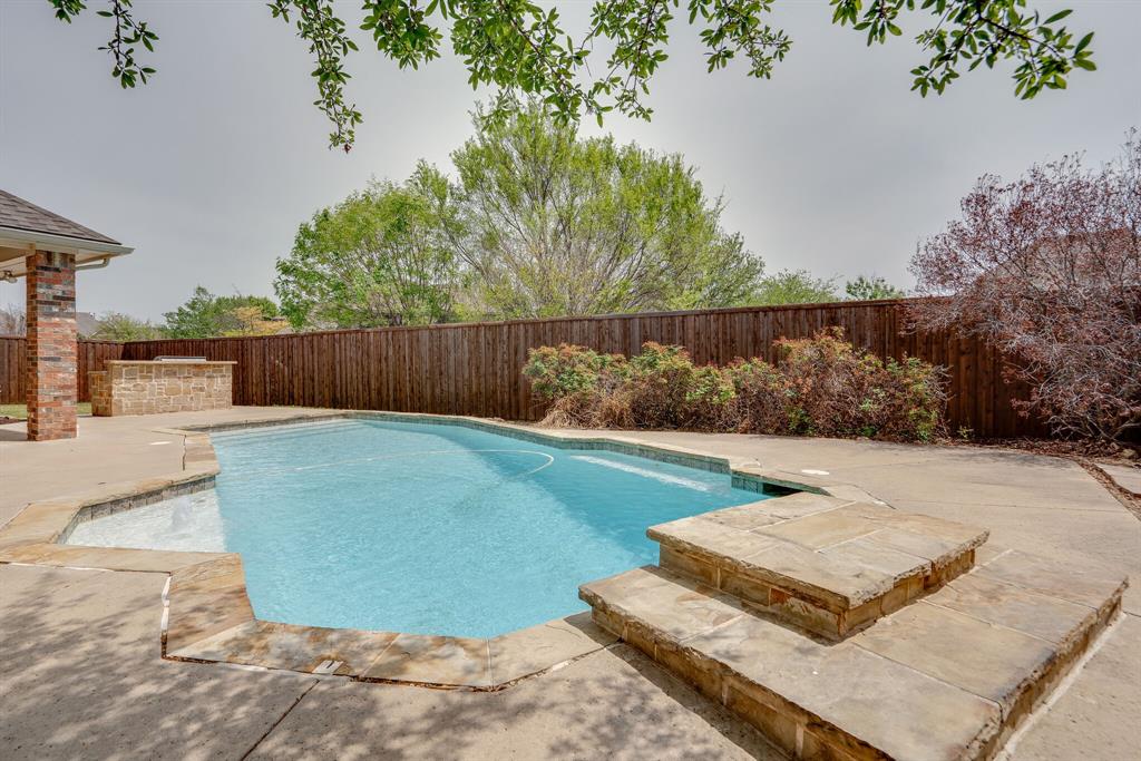 215 River Meadows Ln, Argyle, TX 76226