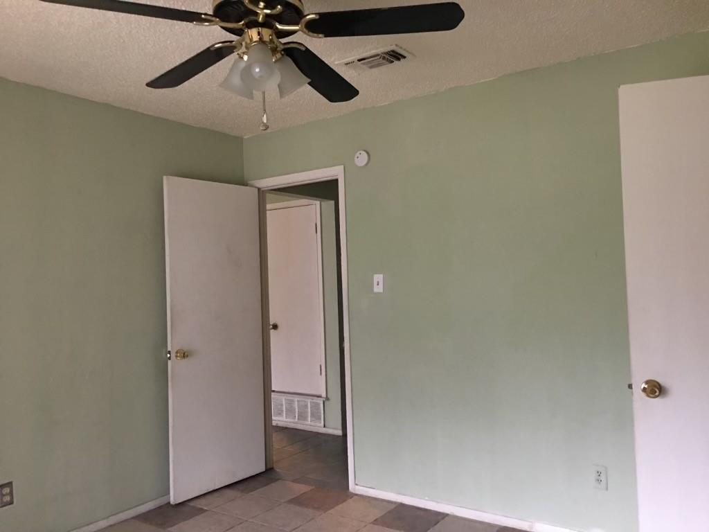 605 N Pecan St AB, Arlington, TX 76011