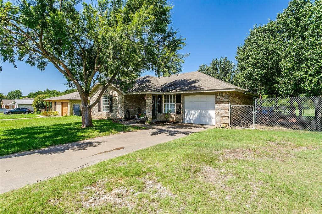 500 Heather Ln, Keene, TX 76059
