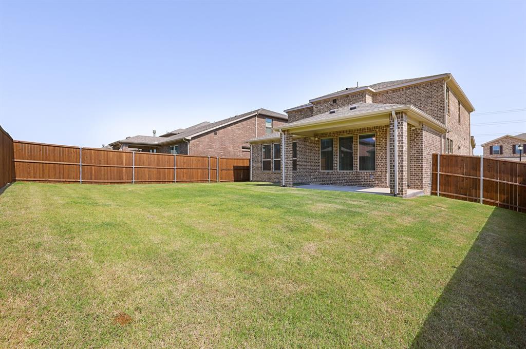 2016 Livingston Rd, Irving, TX 75062