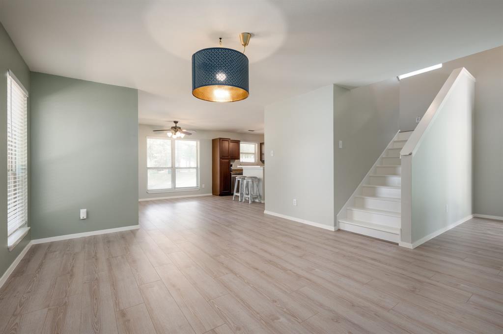 222 Knights Cir, Streetman, TX 75859