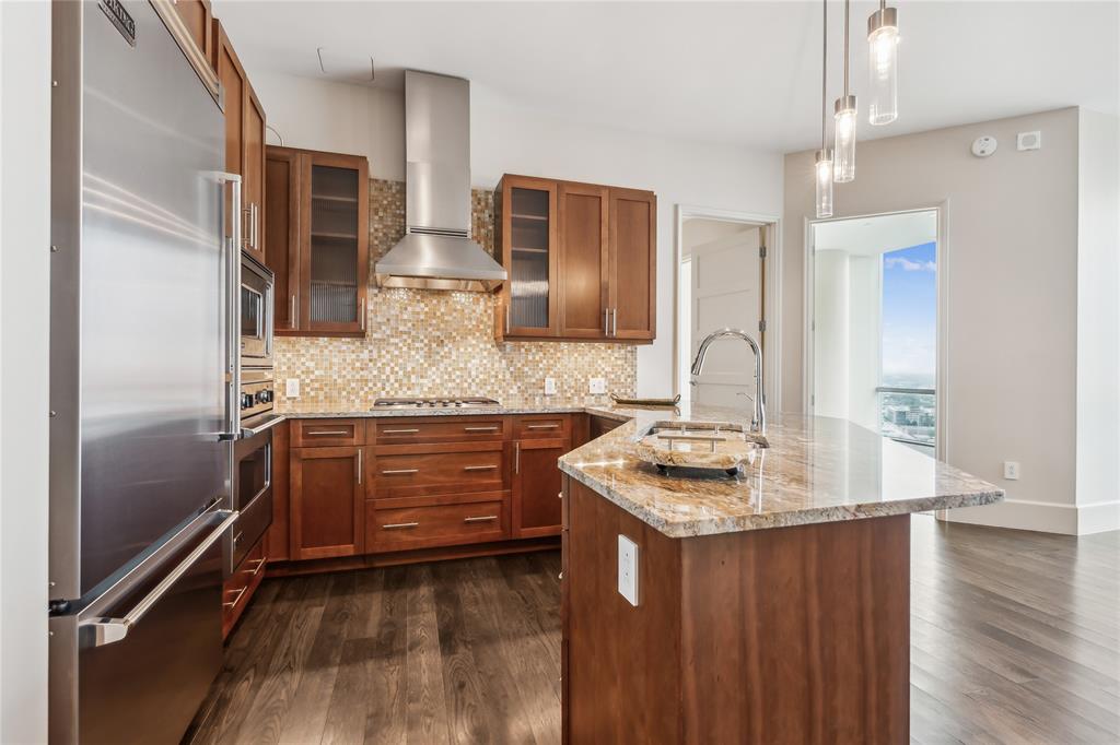 Property Detail on McCallum Realty 1301 Throckmorton St 2206, Fort Worth TX 76102