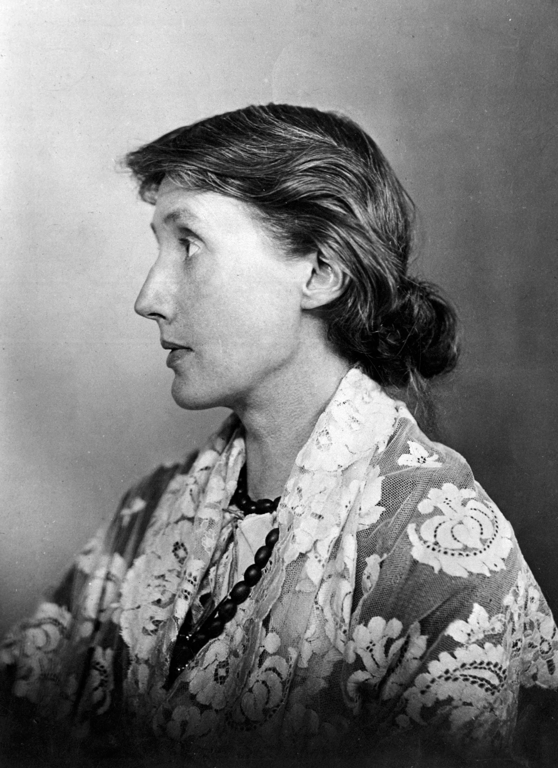Analysis of Virginia Woolf’s Kew Gardens Literary Theory and Criticism