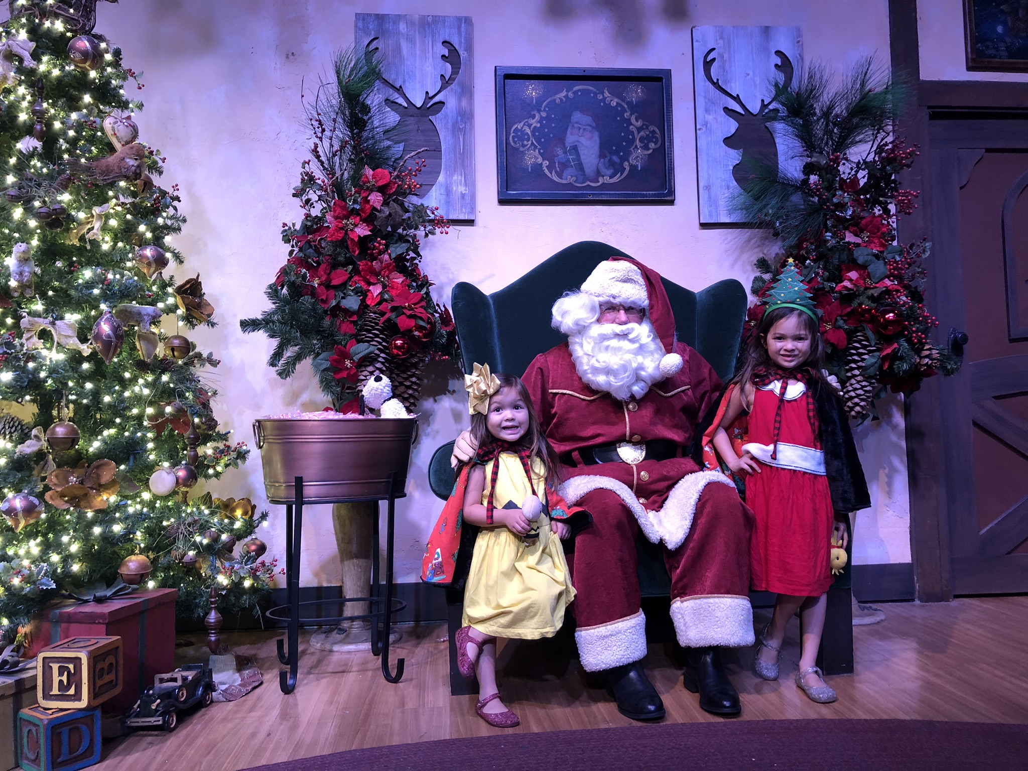 Knott Christmas Craft Village 2022 How To Enjoy Knott's Merry Farm For Free–The Christmas Crafts Village | Littlegraythread